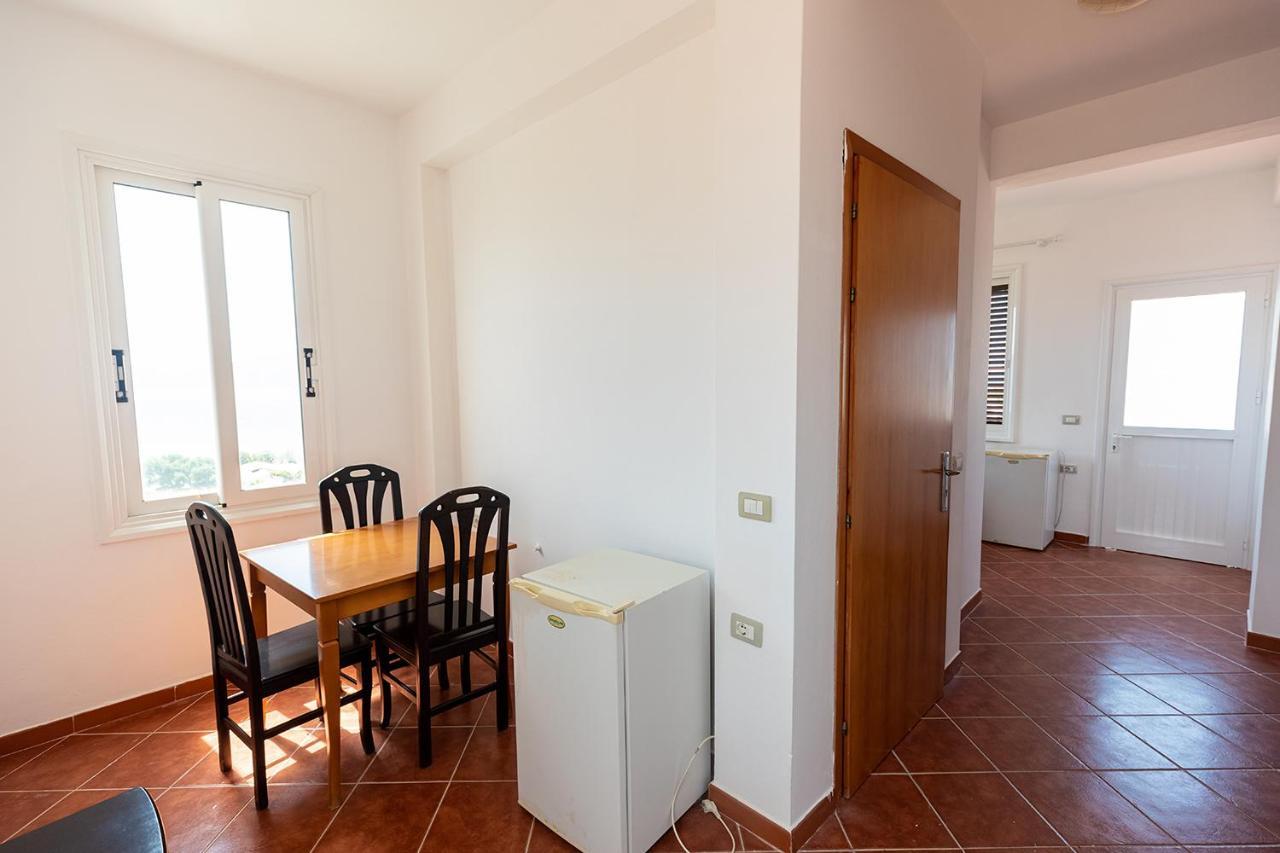 Hotel Dini Radhimë 外观 照片