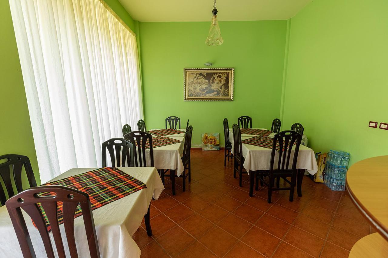 Hotel Dini Radhimë 外观 照片