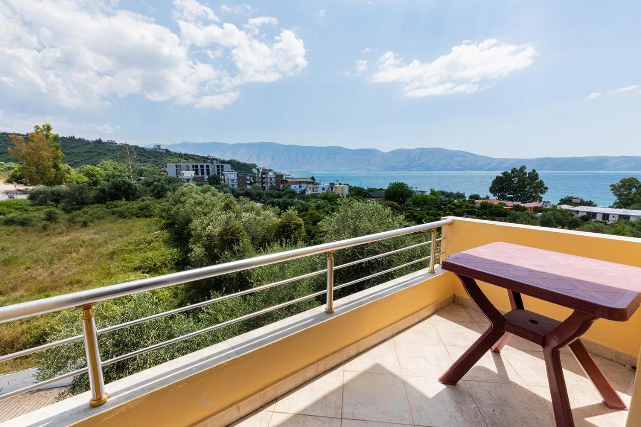 Hotel Dini Radhimë 外观 照片