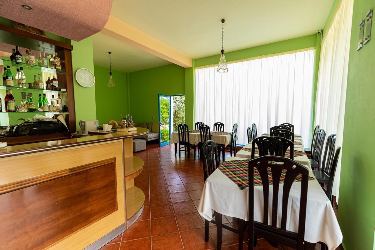 Hotel Dini Radhimë 外观 照片