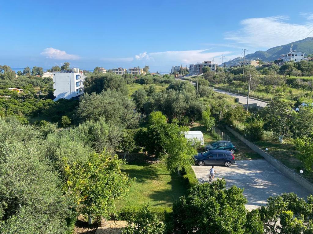 Hotel Dini Radhimë 外观 照片