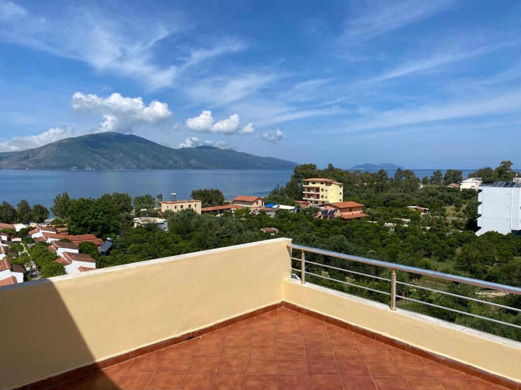 Hotel Dini Radhimë 外观 照片