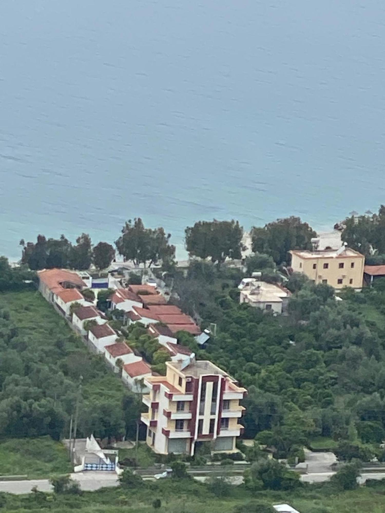 Hotel Dini Radhimë 外观 照片