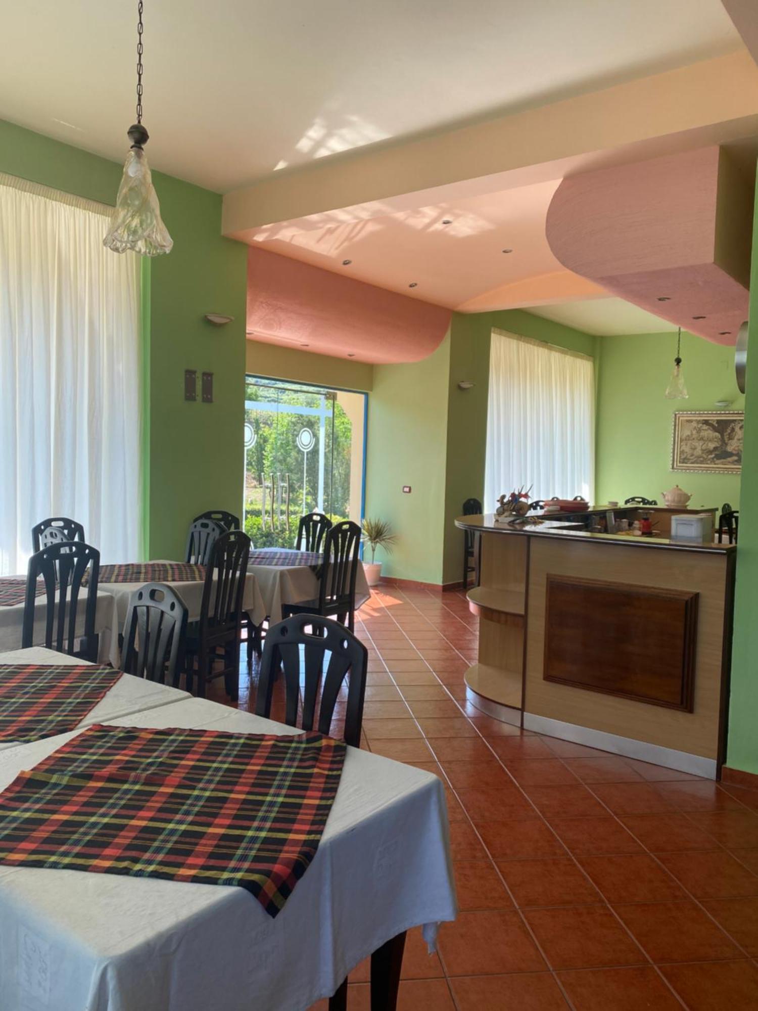 Hotel Dini Radhimë 外观 照片